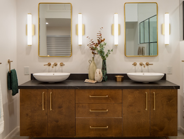 Natural luxury main bathroom design by Nikki Klugh Design Group